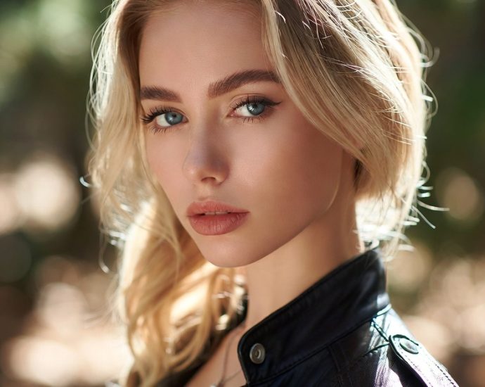 Blond SHYT Daddy Issues